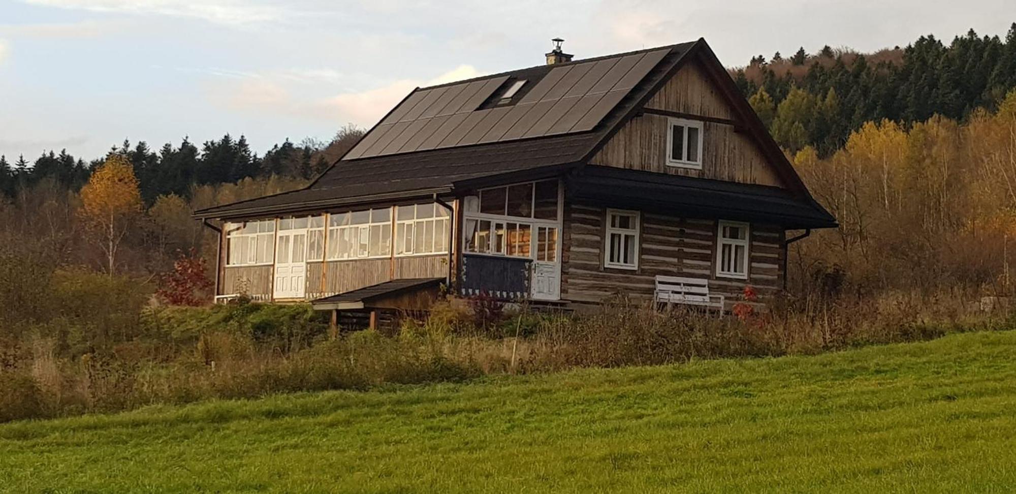 Utopia Dom Przy Winnicy Nowica Esterno foto
